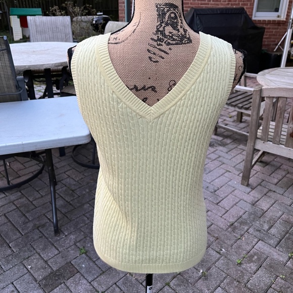 Jeanne Piere 90% Cotton V neck knit light yellow top size medium - Picture 5 of 6